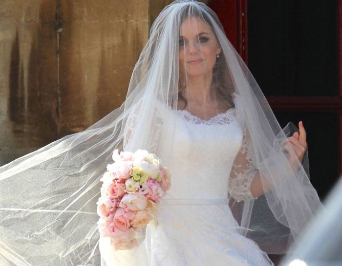 Geri halliwell wedding dress