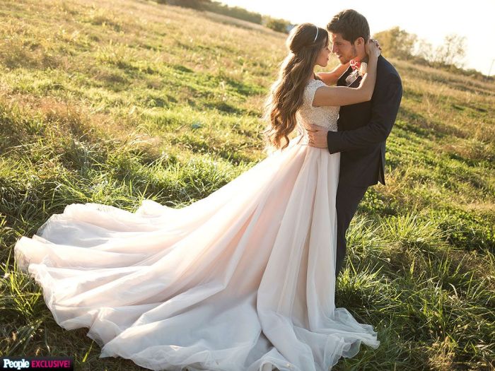 Jinger duggar wedding dress