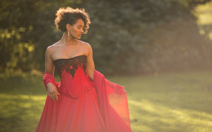 Red white and black dresses for weddings