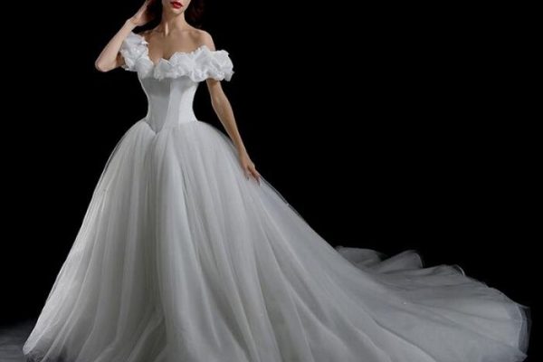 Wedding dress disney belle