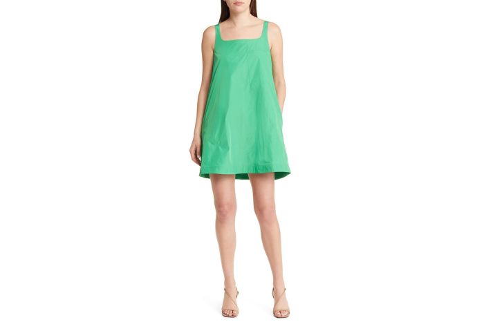 Kelly green dresses for weddings